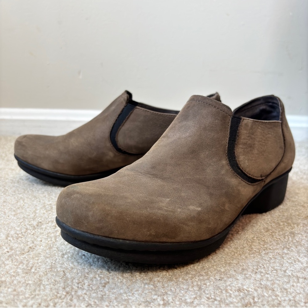 Dansko Lynn‎ Casual Slip on Shoes Khaki Taupe Nubuck Leather Size 39 - Picture 8 of 12